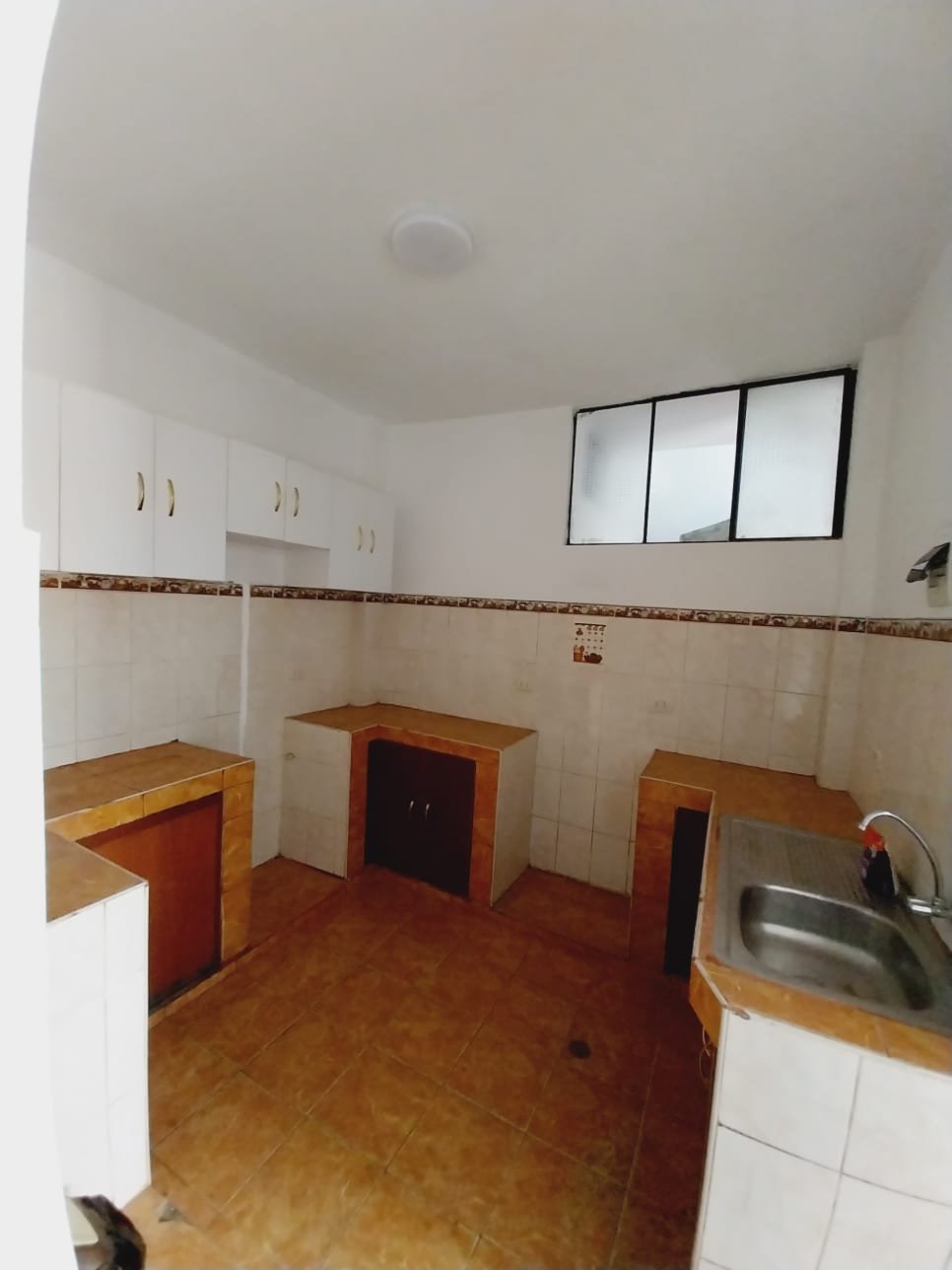 Linda Casa de Esquina en Venta en Mariscal Cáceres, San Juan de Lurigancho